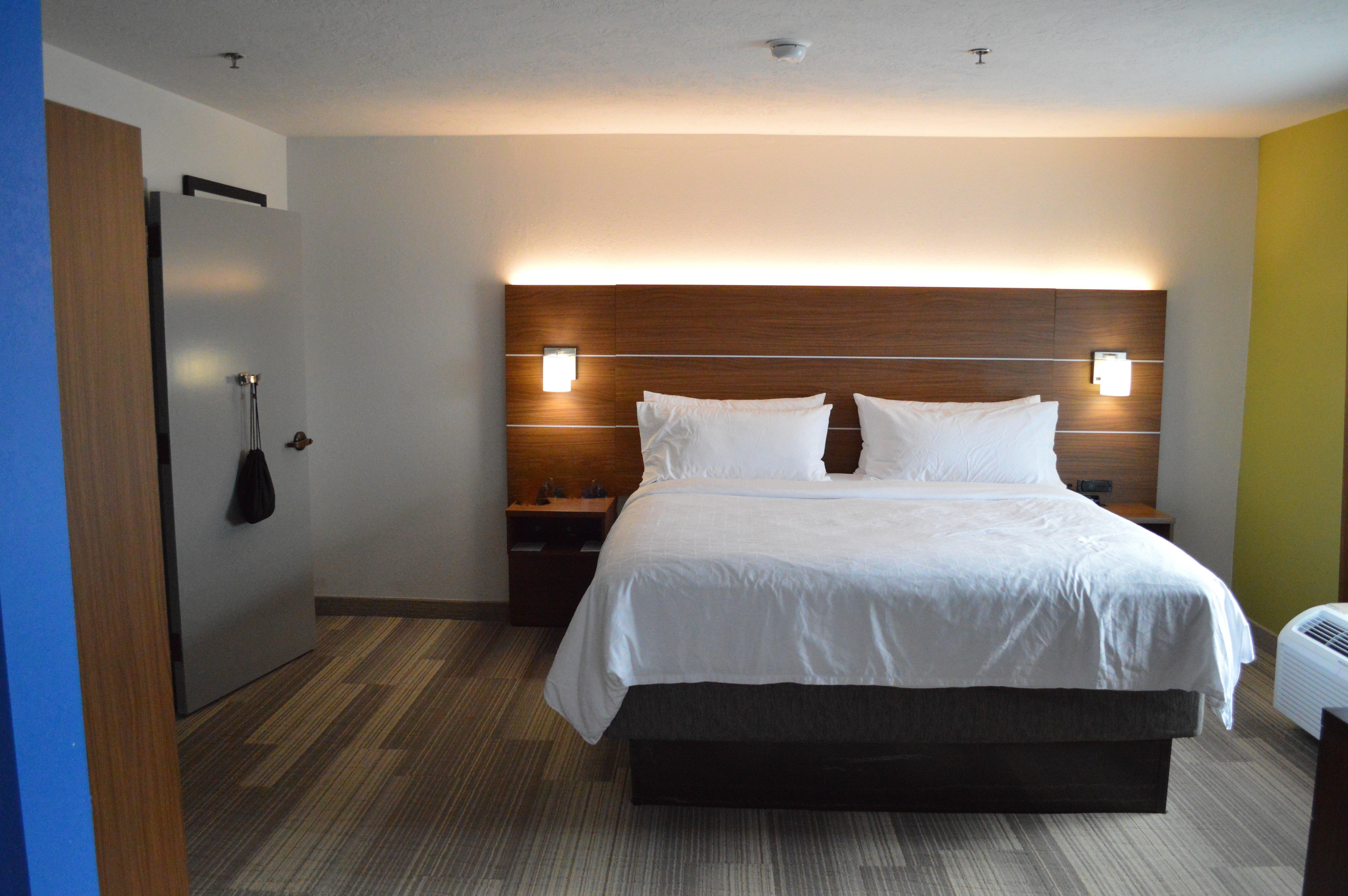 Holiday Inn Express & Suites Batesville By Ihg Exterior foto