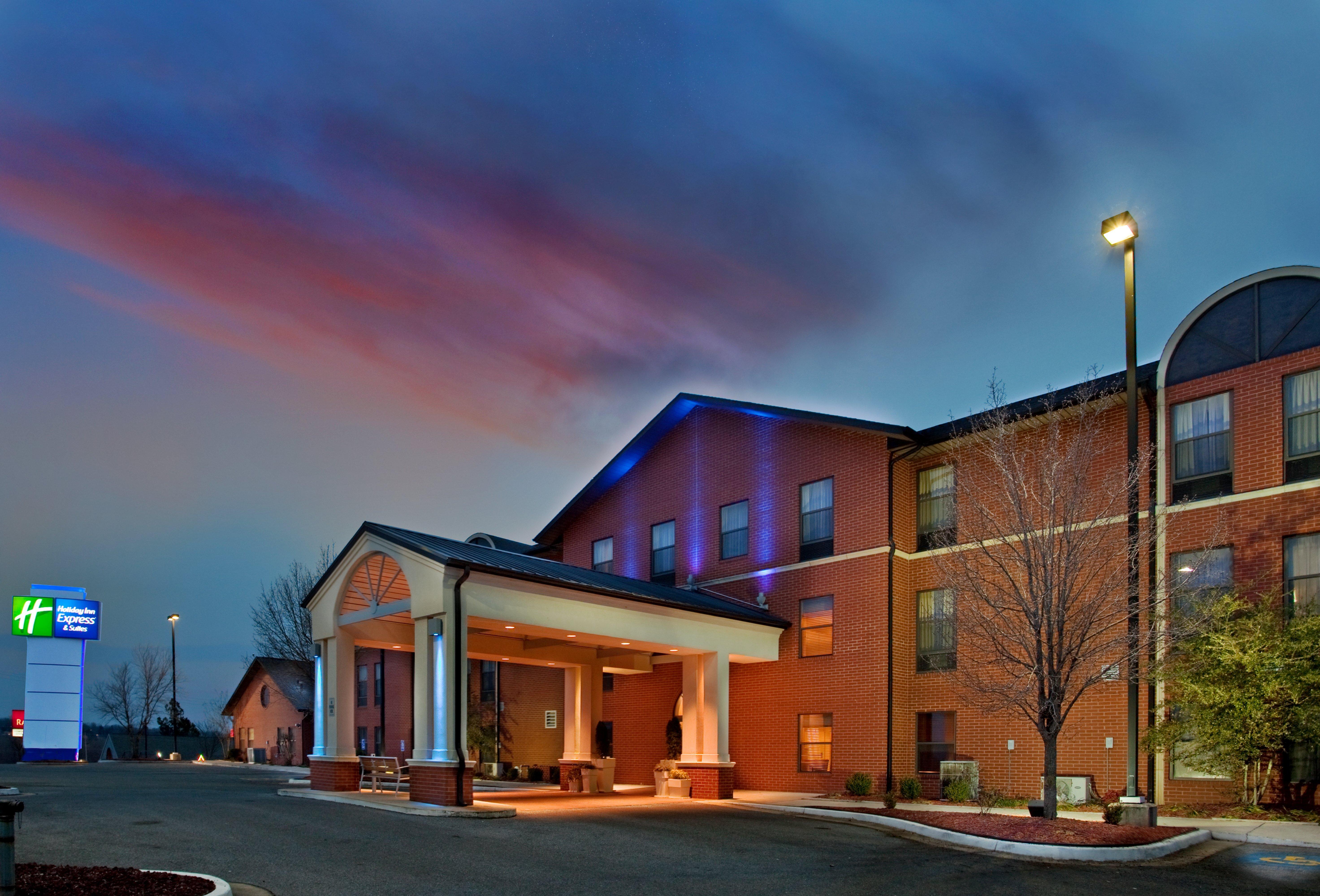 Holiday Inn Express & Suites Batesville By Ihg Exterior foto